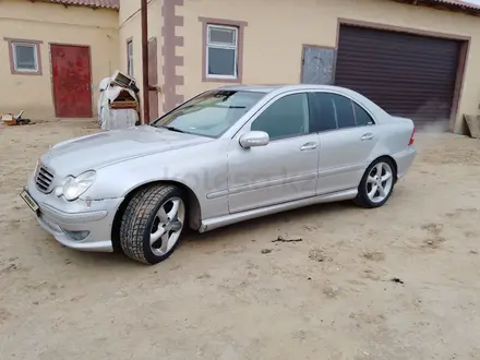 Mercedes-Benz C 230 2004 года за 3 000 000 тг. в Атырау – фото 12