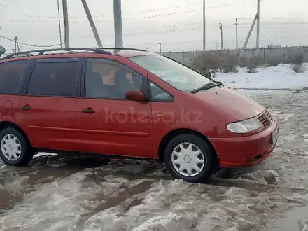 Volkswagen Sharan 1996 года за 1 700 000 тг. в Тараз – фото 8