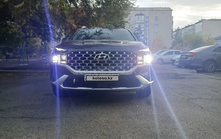 Hyundai Santa Fe 2022 года за 19 500 000 тг. в Алматы