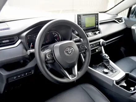 Toyota RAV4 Luxe 2021 года за 13 900 000 тг. в Шымкент – фото 13