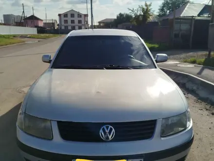 Volkswagen Passat 1997 года за 1 500 000 тг. в Астана – фото 2