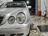 Mercedes-Benz E 320 1999 года за 2 900 000 тг. в Кызылорда – фото 2