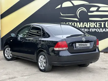 Volkswagen Polo 2011 года за 3 500 000 тг. в Атырау – фото 3