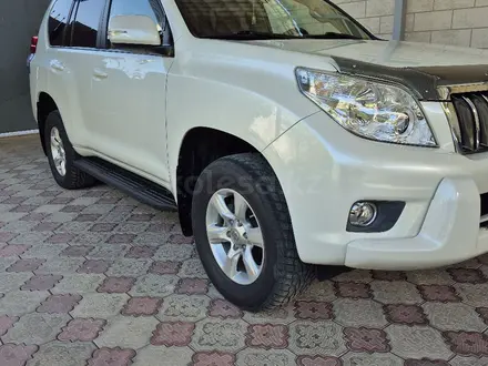 Toyota Land Cruiser Prado 2013 года за 18 100 000 тг. в Тараз