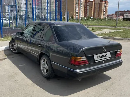 Mercedes-Benz E 200 1990 года за 1 650 000 тг. в Костанай – фото 2