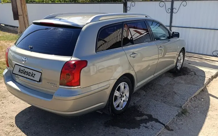 Toyota Avensis 2004 годаfor3 800 000 тг. в Атырау