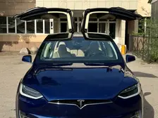 Tesla Model X, 2016