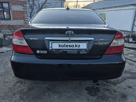 Toyota Camry 2004 года за 3 800 000 тг. в Актобе – фото 2