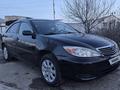 Toyota Camry 2004 года за 3 800 000 тг. в Актобе – фото 4