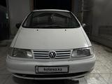 Volkswagen Sharan 1998 года за 1 800 000 тг. в Атырау – фото 4