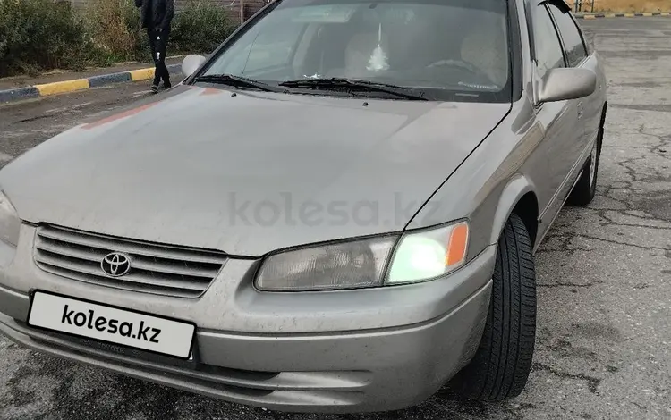 Toyota Camry 1999 года за 3 300 000 тг. в Алматы