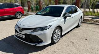 Toyota Camry 2018 года за 13 500 000 тг. в Актобе