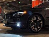 BMW 750 2013 года за 14 500 000 тг. в Шымкент – фото 4