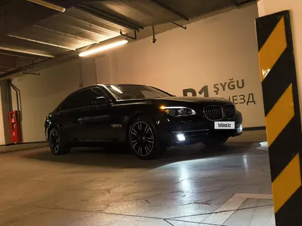 BMW 750 2013 года за 14 500 000 тг. в Алматы – фото 3