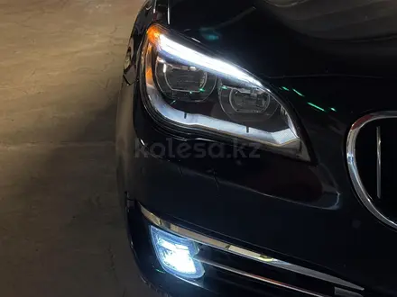 BMW 750 2013 года за 14 500 000 тг. в Алматы – фото 6