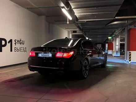 BMW 750 2013 года за 14 500 000 тг. в Алматы – фото 7