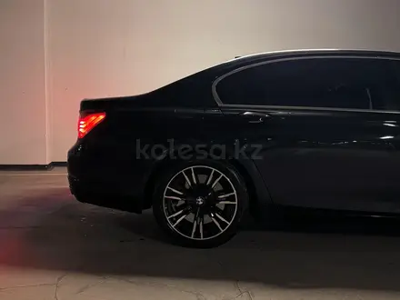 BMW 750 2013 года за 14 500 000 тг. в Алматы – фото 9