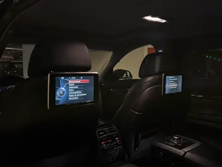 BMW 750 2013 года за 14 500 000 тг. в Алматы – фото 17