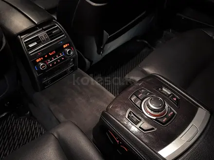 BMW 750 2013 года за 14 500 000 тг. в Алматы – фото 23