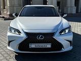 Lexus ES 250 2019 годаүшін22 500 000 тг. в Атырау – фото 2