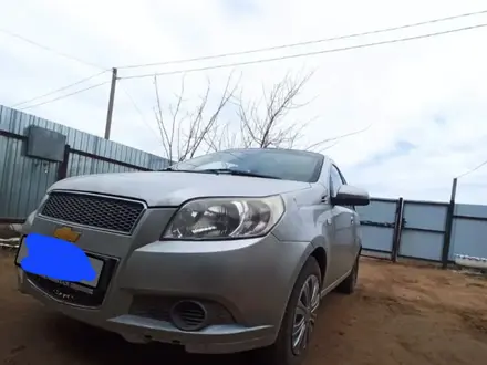 Chevrolet Aveo 2013 года за 2 800 000 тг. в Уральск – фото 4