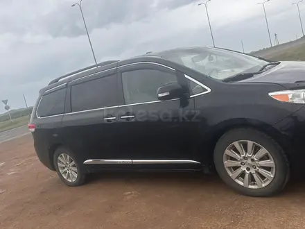 Toyota Sienna 2014 года за 12 300 000 тг. в Актобе – фото 3