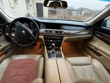 BMW 740 2010 года за 7 800 000 тг. в Атырау – фото 7