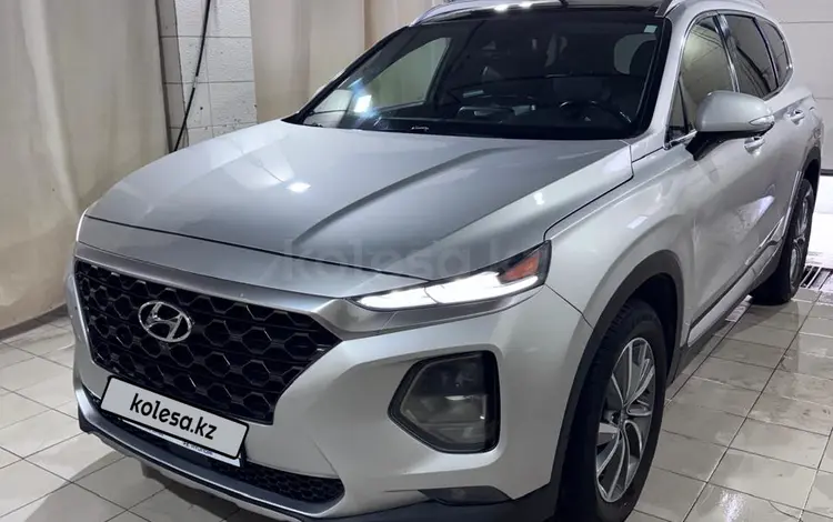 Hyundai Santa Fe 2018 года за 11 000 000 тг. в Семей