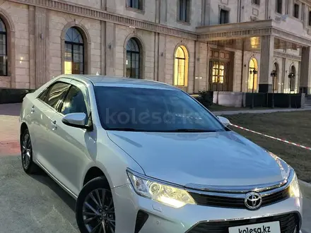 Toyota Camry 2015 годаүшін11 190 000 тг. в Актобе – фото 2