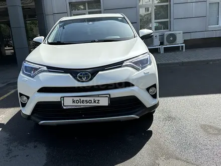 Toyota RAV4 2018 года за 12 500 000 тг. в Алматы