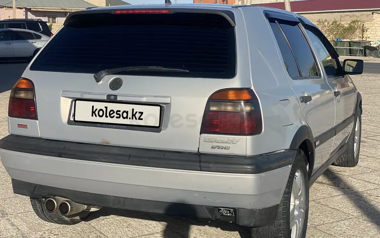 Volkswagen Golf 1994 годаfor1 100 000 тг. в Жанаозен