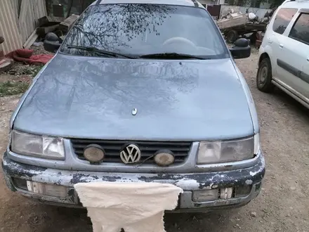 Volkswagen Passat 1995 года за 1 500 000 тг. в Актобе – фото 2