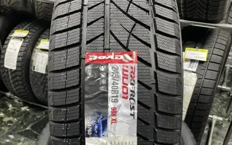 Комплект разношироких шин Roadx WU02 245/45R19 и 275/40R19 за 240 000 тг. в Атырау