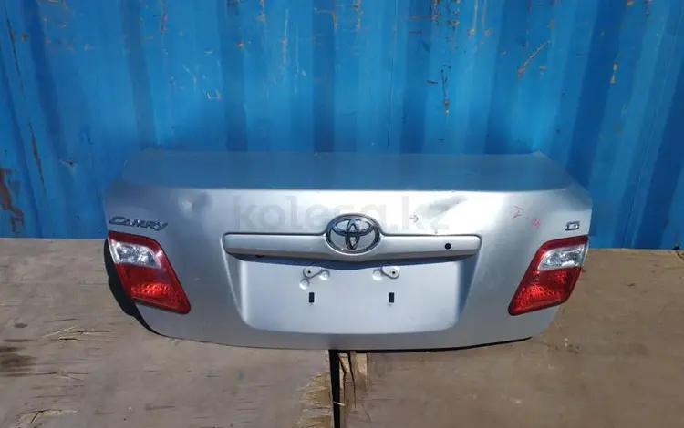 Крышка багажника с дефектами на Camry 40үшін40 000 тг. в Алматы