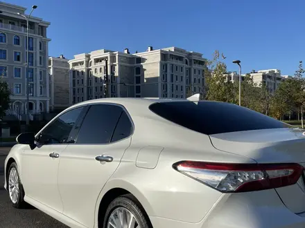 Toyota Camry 2020 года за 15 500 000 тг. в Астана – фото 8