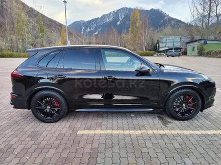 Porsche Cayenne 2015 года за 26 500 000 тг. в Алматы – фото 11