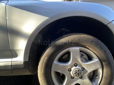 Volkswagen Touareg 2003 года за 5 700 000 тг. в Алматы – фото 21