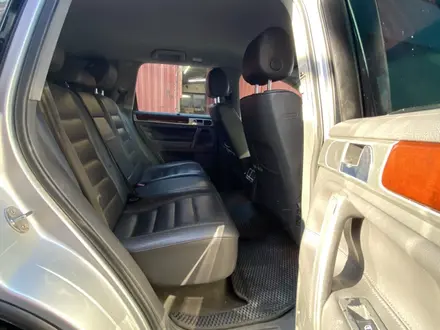 Volkswagen Touareg 2003 года за 5 700 000 тг. в Алматы – фото 33