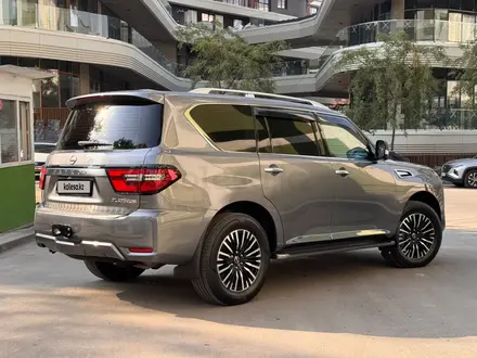 Nissan Patrol Platinum+ 2022 года за 31 790 000 тг. в Алматы – фото 4