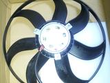 Вентилятор основной радиатора моторчик 6R0959455E за 27 000 тг. в Астана