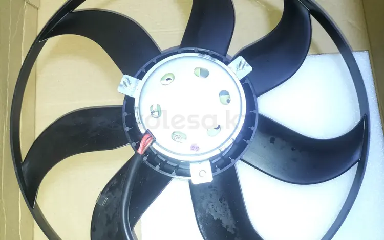 Вентилятор основной радиатора моторчик 6R0959455E за 20 000 тг. в Астана