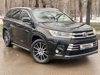 Toyota Highlander 2017 года за 19 900 000 тг. в Алматы