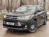 Toyota Highlander 2017 года за 17 200 000 тг. в Алматы – фото 2