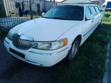 Lincoln Town Car 2001 года за 1 300 000 тг. в Астана – фото 2
