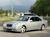 Mercedes-Benz E 320 2000 года за 3 800 000 тг. в Шымкент – фото 2