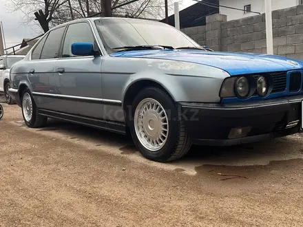 BMW 520 1990 года за 1 200 000 тг. в Алматы