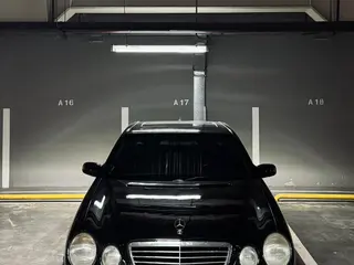 Mercedes-Benz E 320