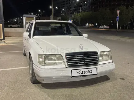 Mercedes-Benz E 280 1993 года за 1 400 000 тг. в Тараз – фото 2