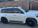 Toyota Land Cruiser 2018 годаfor39 000 000 тг. в Алматы – фото 2