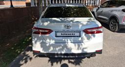 Toyota Camry 2020 года за 14 900 000 тг. в Шымкент – фото 5